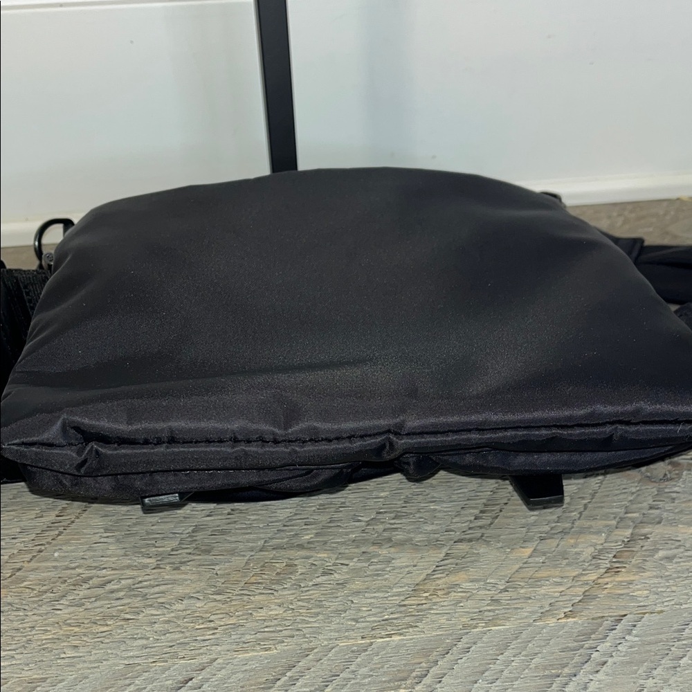 Kenneth Cole New York Vesey Crossbody Black - NWOT - Picture 9 of 13